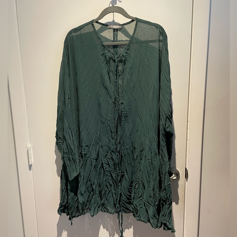 Alembika unique dark green lightweight oversized shirt SZ L/XL.